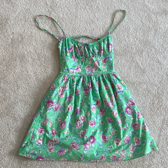 2/30$ Zara mini dress open back - Picture 1 of 2